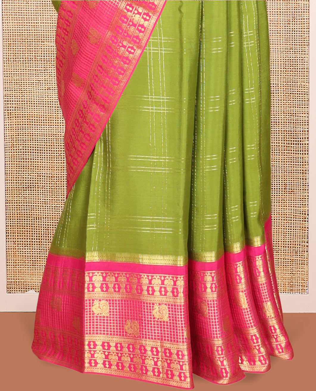 Green Mysore Silk Saree, Gracefully Embellished with Zari Checks, a Contrast Iruthalai Pakshi-Peacock Zari Border, Grand Pallu, and a Contrast Blouse