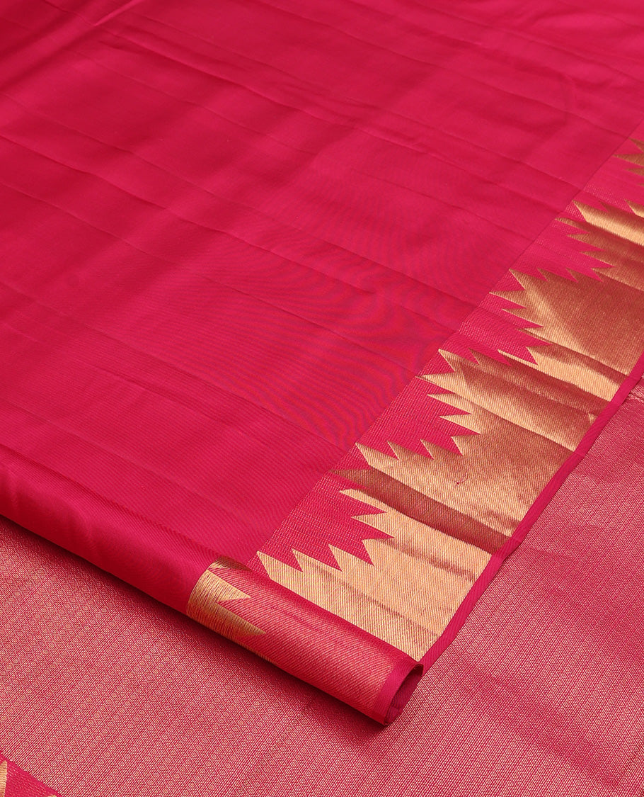 Red plain Kanchipuram silk saree, thazampoo rekku zari border, and pallu of mayil kann