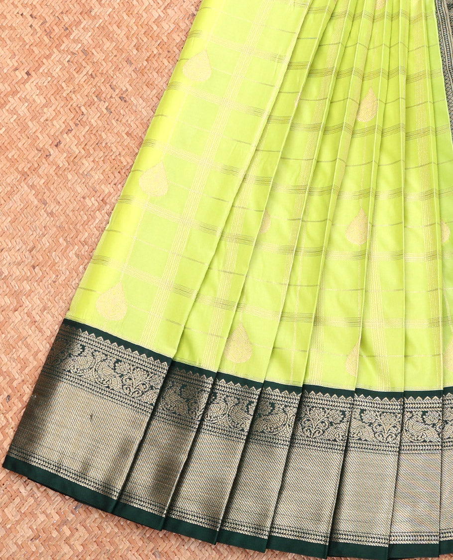 Green Budget Silk Saree, Gleamed Up with Zari Butta and Checks, Complemented by a Contrast Traditional Zari Border, Grand Pallu, and Contrast Blouse