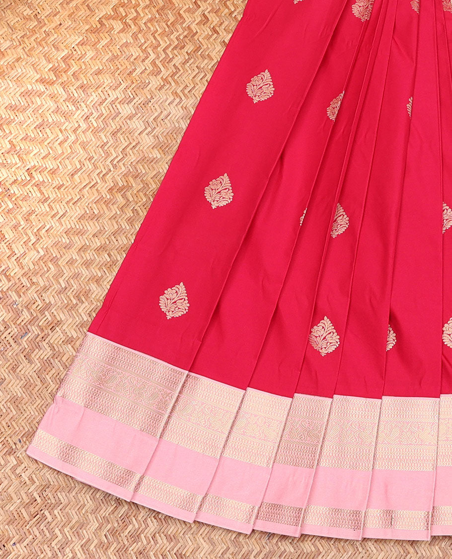 Red Budget Silk Saree, Elevated with Zari Buttas, Complemented by Contrast Traditional Design Rettai Pettu Border, Zari Woven Pallu, and a Contrast Blouse