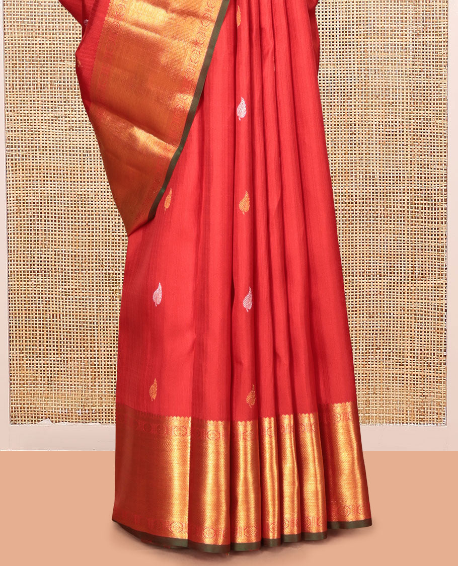Red Parampara Silk Saree, Embellished with Zari Buttas, a Zari Border of Thilakam Mokku, Muthu, Kathir, and Chakram Designs, Intricate Pallu, and a Matching Blouse