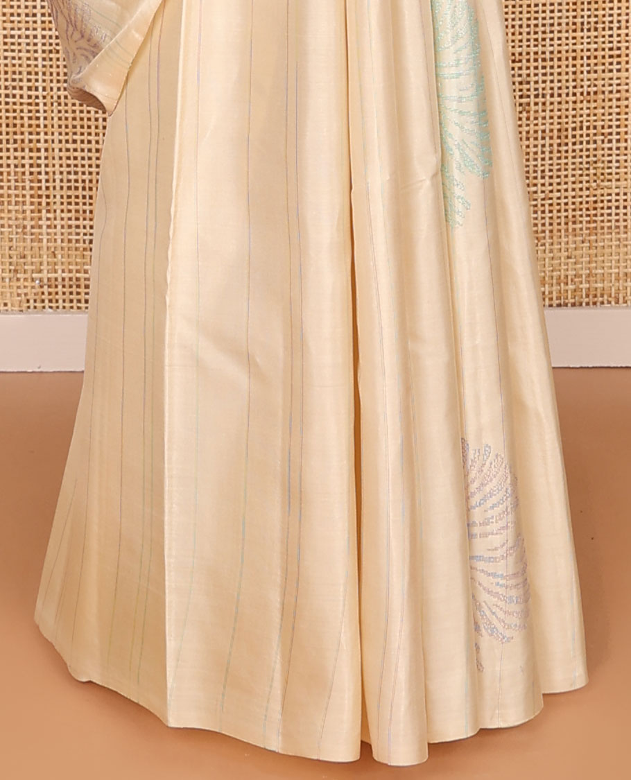 Borderless cream floral buttas kancheepuram silk saree with jaal design pallu