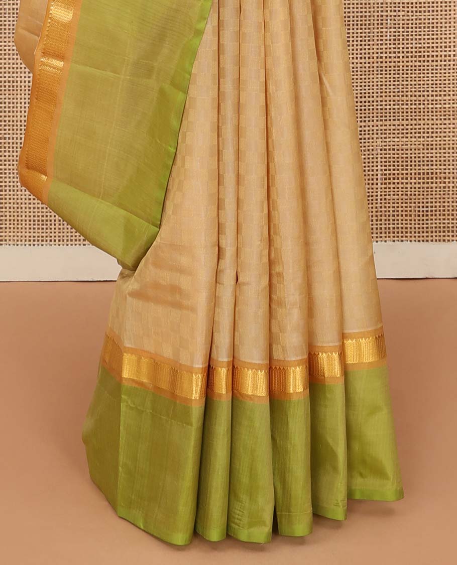 Sandal payadi kattam Kanchipuram silk saree, contrast kaal erangina border of rekku, and vanki designs, and zari striped pallu