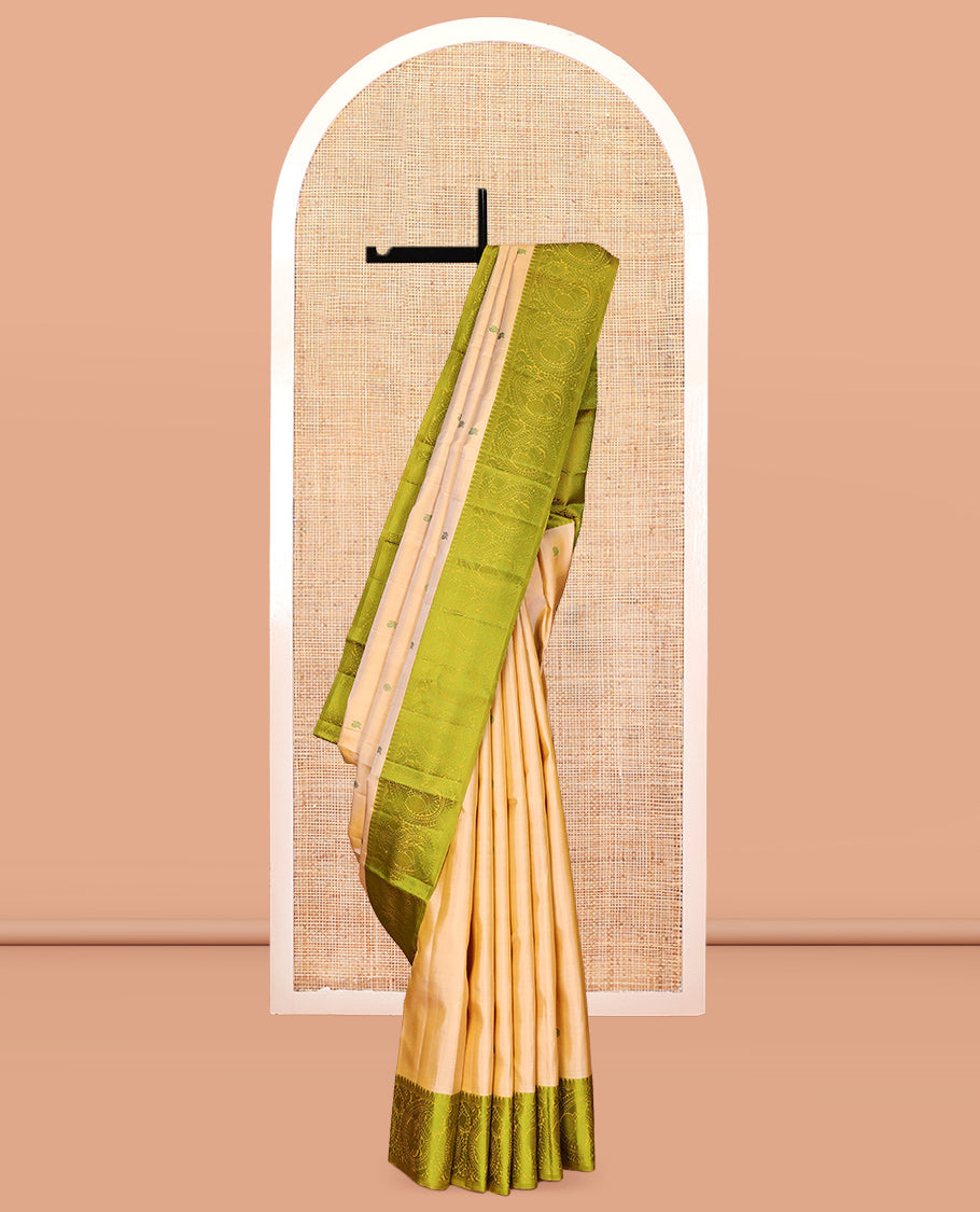 Sandal Mayil-Chakra Buttas Kanchipuram Silk Saree, a Contrast Arumbu Manga Border, Contrast Pallu and Blouse