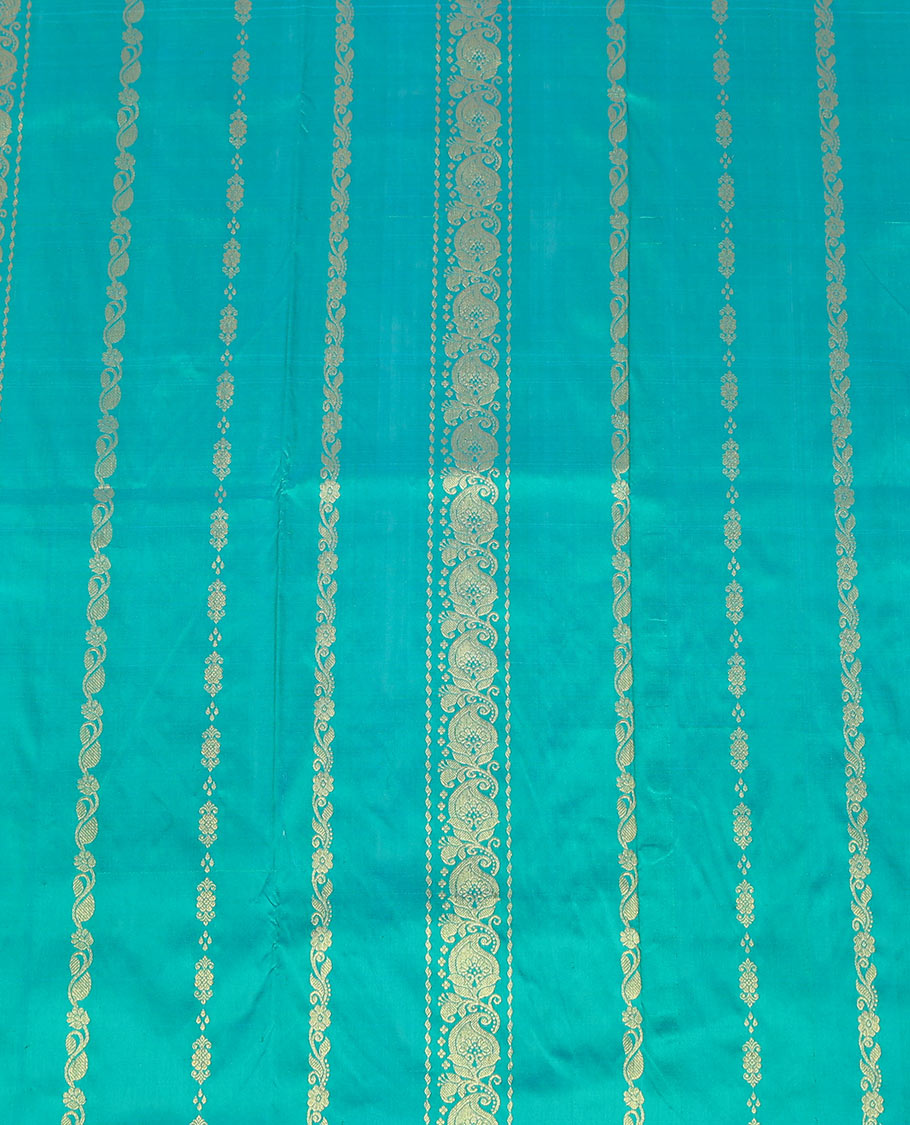 Blue zari design pure-silk half-saree with contrast border of jaal designs, contrast zari bordered blouse, and a jaal dhavani