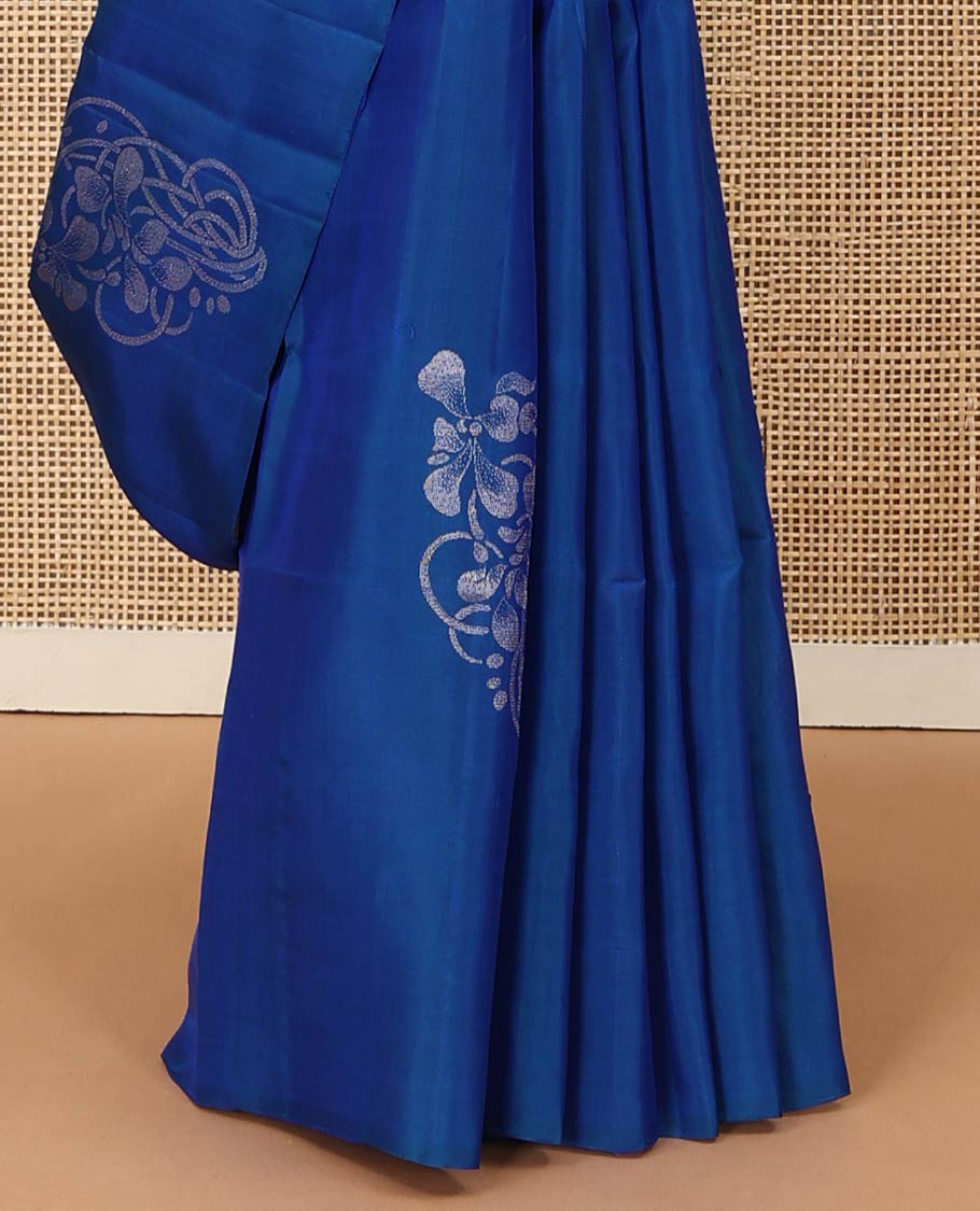 Borderless blue floral buttas woven soft silk saree, contrast pallu of floral and chevron designs
