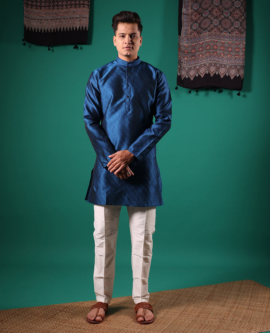 Blue ogee patterned embossed full-sleeved kurta