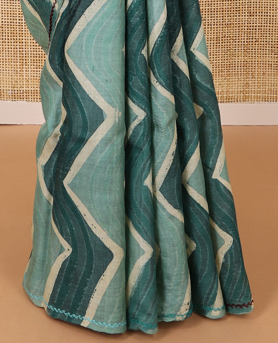 Borderless chevron design tussar silk saree with geometric design pallu