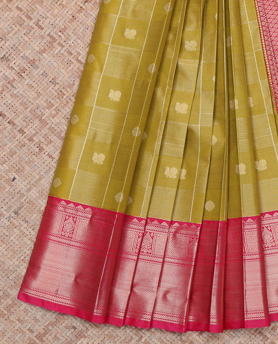 Green Budget Silk Saree, Mesmerized with Peacock and Chakra Buttas All Over Its Body, Complemented by a Contrast Traditional Zari Design Border, Pallu of Jaal Designs, and Paired with a Contrast Blouse