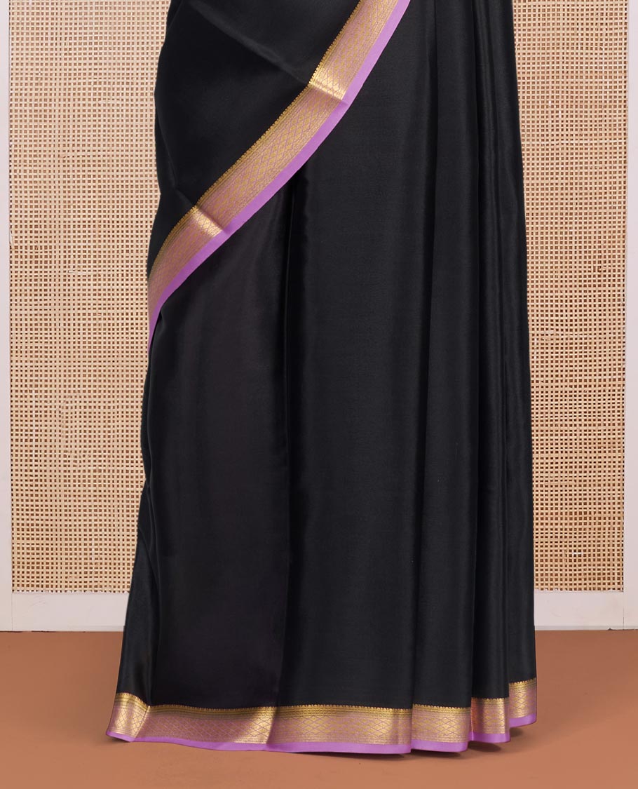 Black-Lavender Plain Mysore Silk Saree, Complemented by a Contrast Traditional Zari Design Border, Zari Striped Pallu, and Paired with a Contrast Blouse