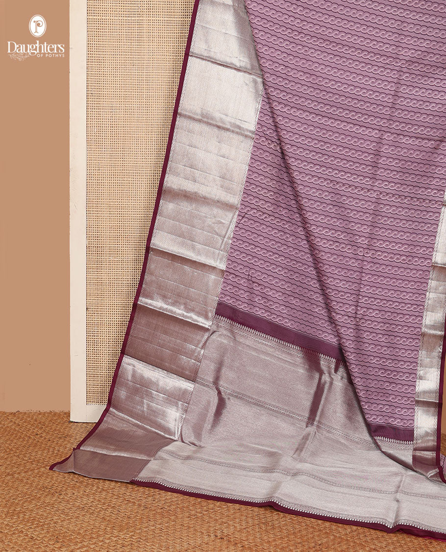 Lavender jacquard Kanchipuram silk saree, big kuyil kann border & silver zari work on the pallu