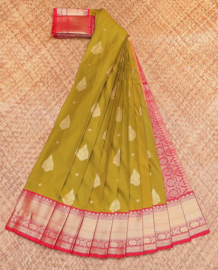 Green Budget Silk Saree, Highlighted by Zari Buttas, Complemented by a Contrast Traditional Design Border, Grand Pallu, and a Contrast Blouse