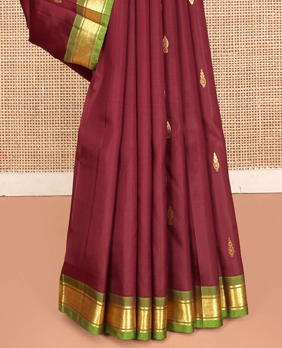 Maroon Kanchipuram Silk Saree, Mesmerized with Zari Buttas, Contrast Border of Banaras, and Mayil Kann, Zari Design Pallu, and No Blouse