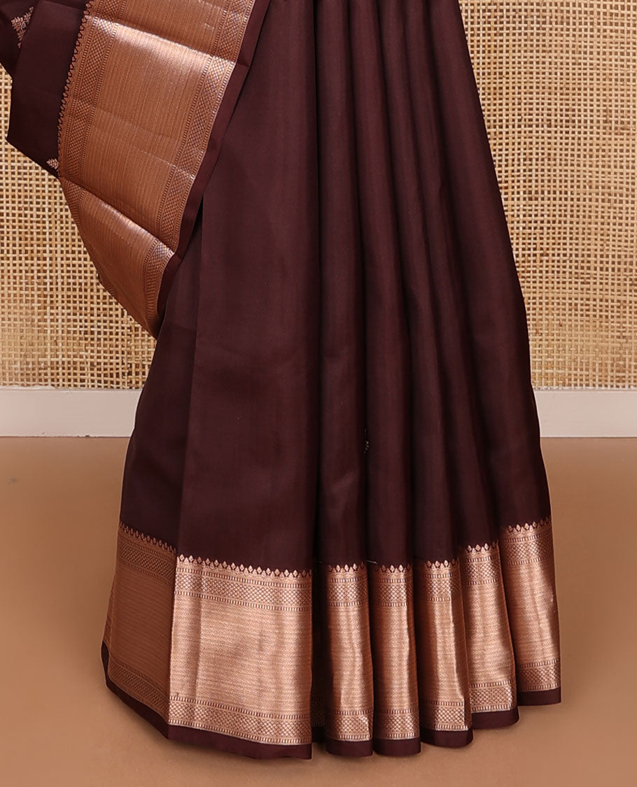 Dark brown zari buttas silksaree, zari border of muthu, mayil kann & kathir designs & jaal pallu