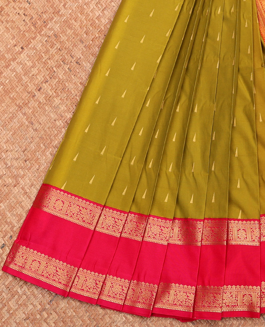 Green Budget Silk Saree, Prettified with Zari Buttas, Complemented by a Contrast Traditional Zari Rettai Pettu Border, Grand Pallu, and Contrast Blouse