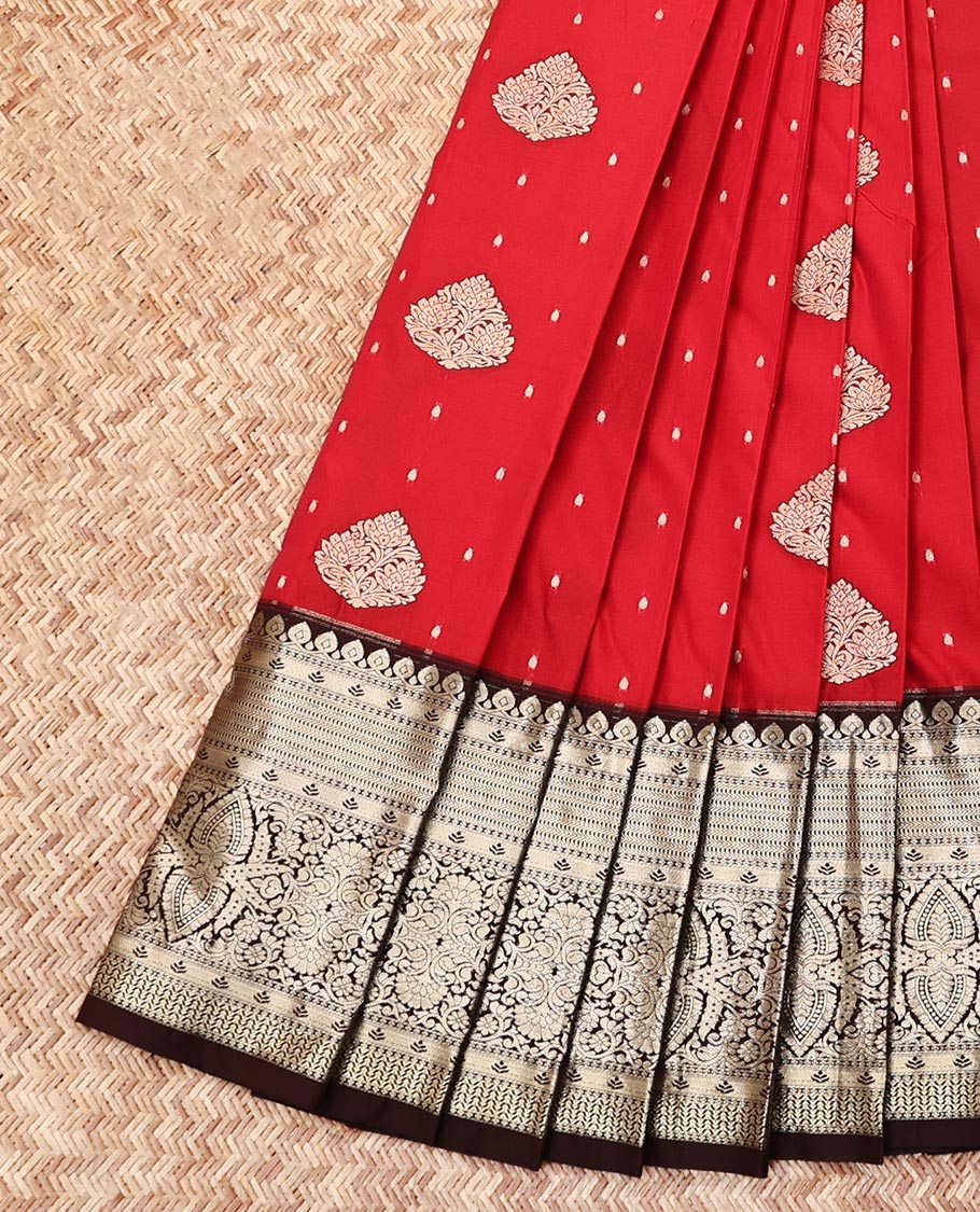 Red Budget Silk Saree, Adorned with Zari Buttas, Complemented by a Contrast Traditional Zari Border, Grand Pallu, and a Contrast Blouse