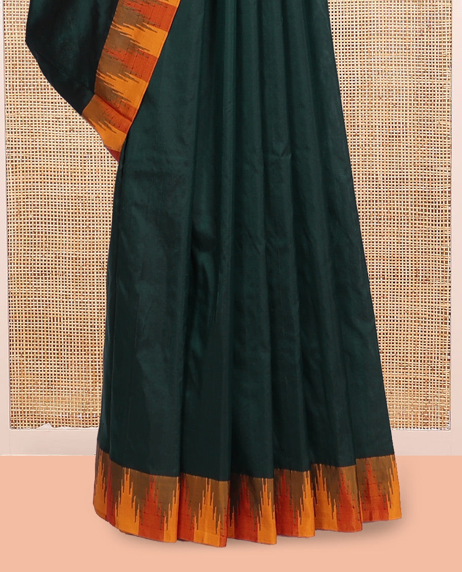 Green Plain Bangalore Silk Saree, Complemented by a Contrast Temple Border, Striped Pallu, and Contrast Blouse