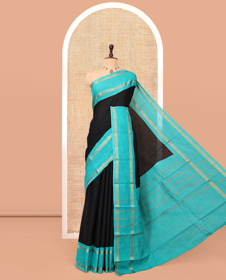 Black Plain Sungudi Cotton Saree, Complemented by Contrast Rettai Pettu Rudraksham Border, Striped Pallu, and a Contrast Blouse