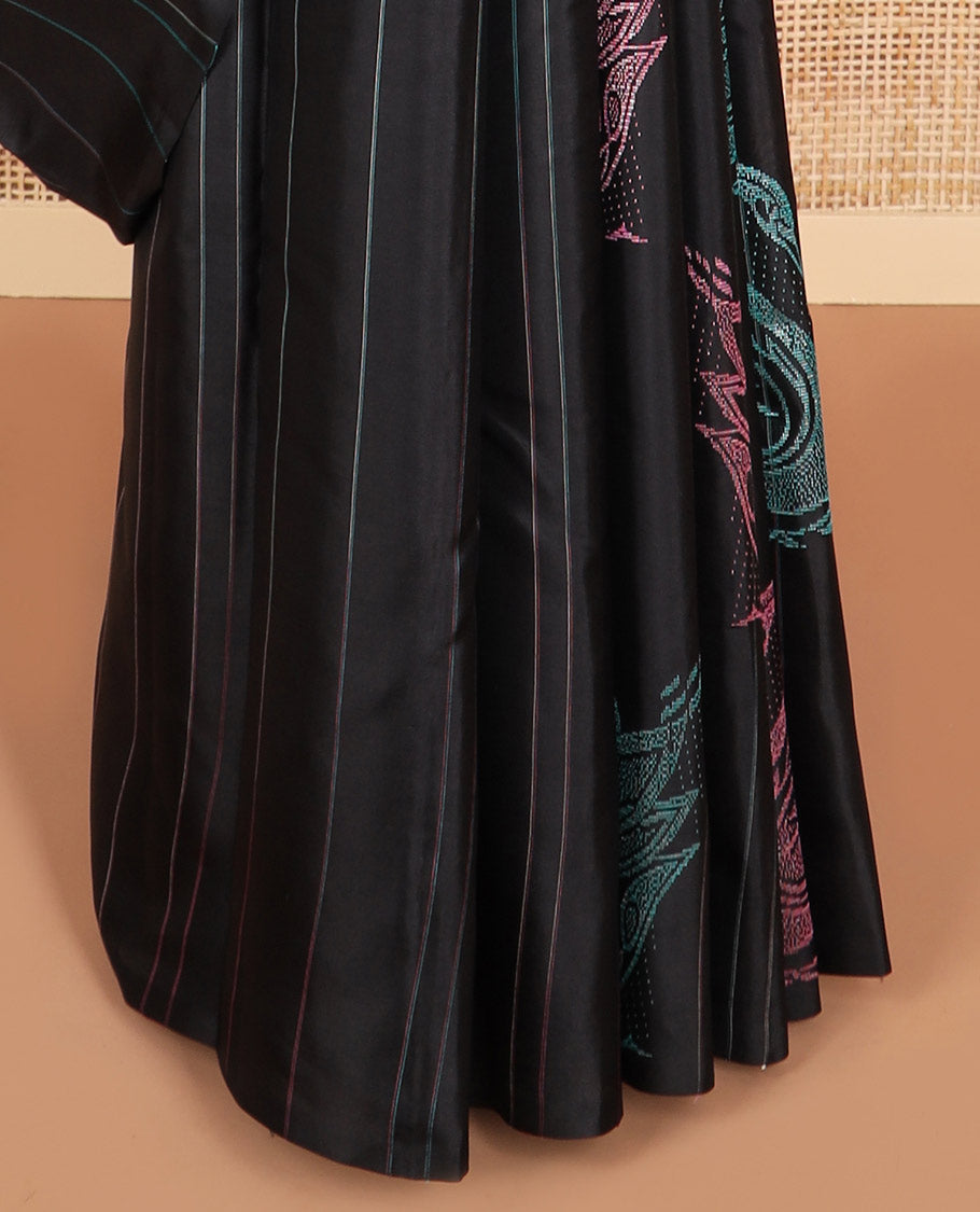 Borderless black striped, bird design kancheepuram silk saree with floral design pallu