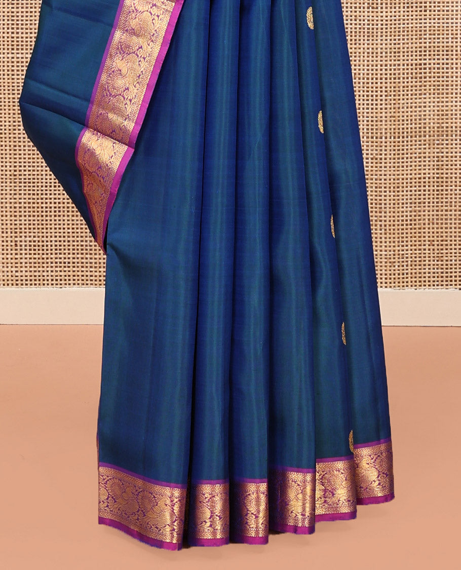 Blue Kanchipuram Silk Saree, Artfully Woven with Mayil Chakram Buttas All Over Its Body, Complemented by a Contrast Border of Muthu, Kathir, and Mayil Designs, Grand Jaal Pallu, and Paired with a Contrast Blouse