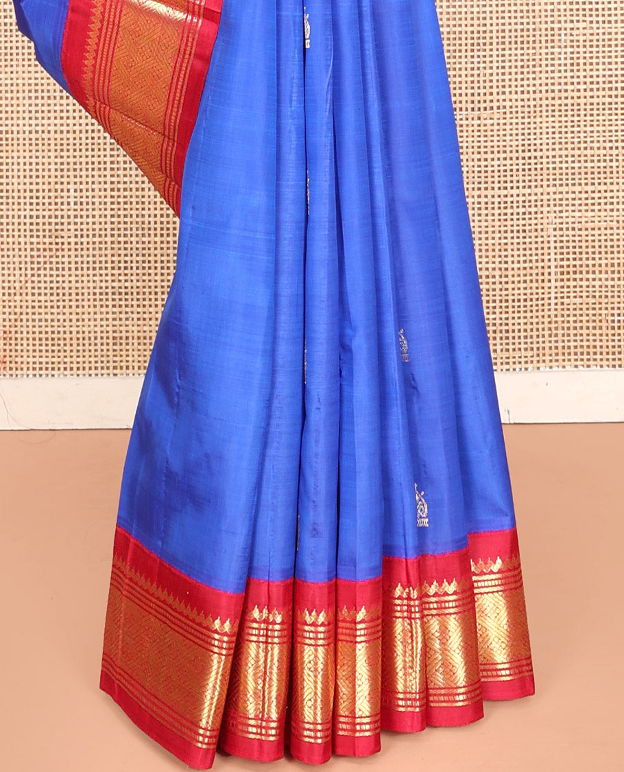 Royal Blue Kanchipuram Silk Saree, Adorned with Zari Buttas, Contrast Korvai One-Sided Border of Salngai, Banaras, Muthu, and Jaal, Zari Design Pallu, and No Blouse