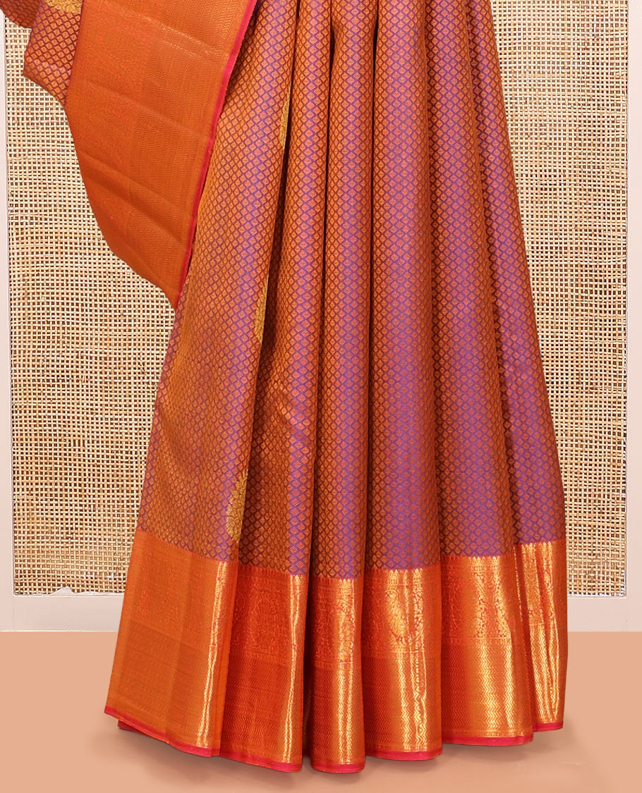 Violet Parampara Silk Saree, Adorned with Embossed and Zari Buttas, Contrast Border of Thilakam Mokku, Paisa, Kodi Visiry, and Vanki Designs, Grand Pallu, and a Contrast Blouse
