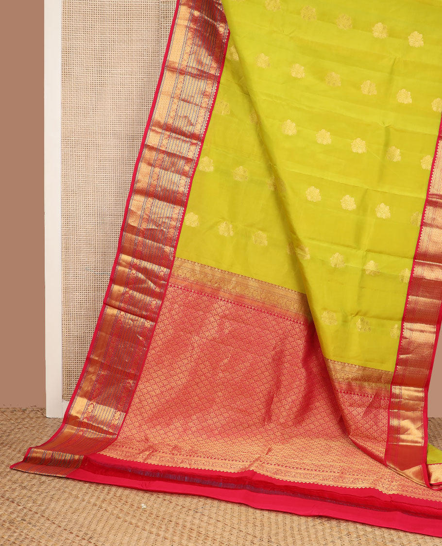 Green zari buttas silk saree, contrast border of rekku,neli,dhavana kodi,kathir & paiyaadi kann & scallop design pallu