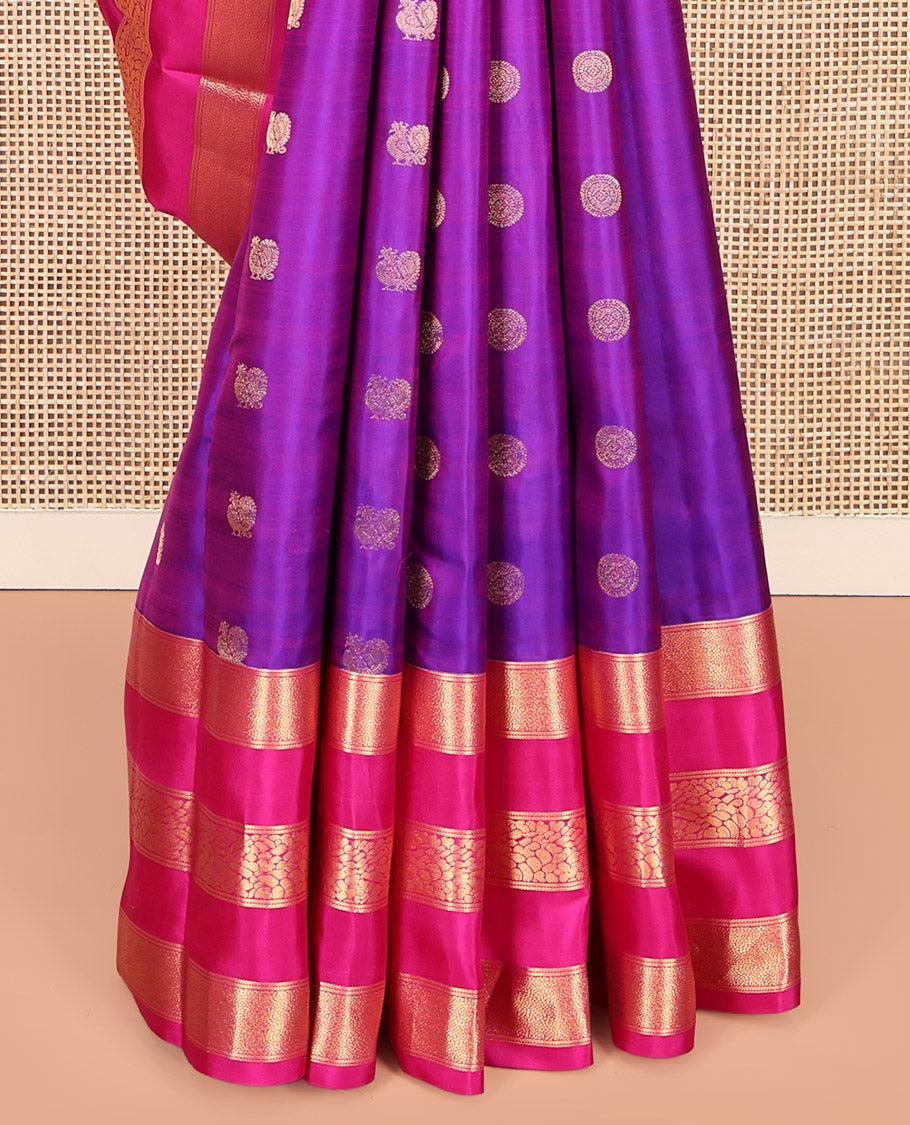 Purple Vasundhara Silk Saree, Adorned with Mayil and Chakram Buttas, Complemented by Contrast Varisai Pettu Border, Grand Jaal Pallu, and a Contrast Blouse