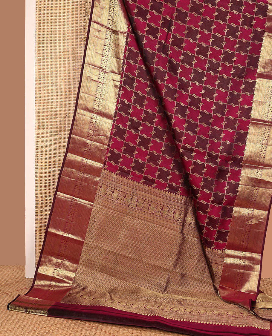 Red rangkat jacquard Kanchipuram wedding silk saree, zari border of manga, rettai neli, kuyil kann, laddu kamalam, mayil, diamond, and cross neli, and kamalam steeped pallu