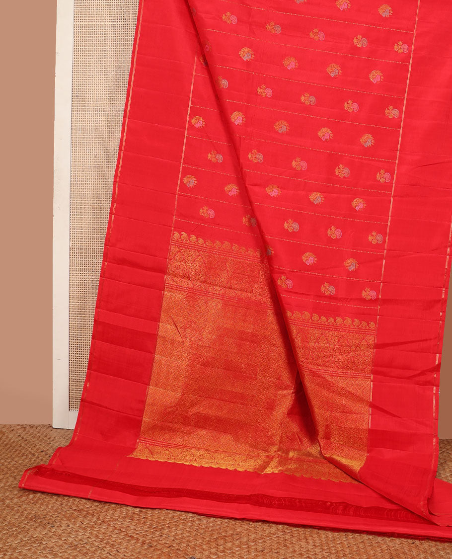Borderless red kanchipuram silk saree with zari designs, zari-rich jaal pallu