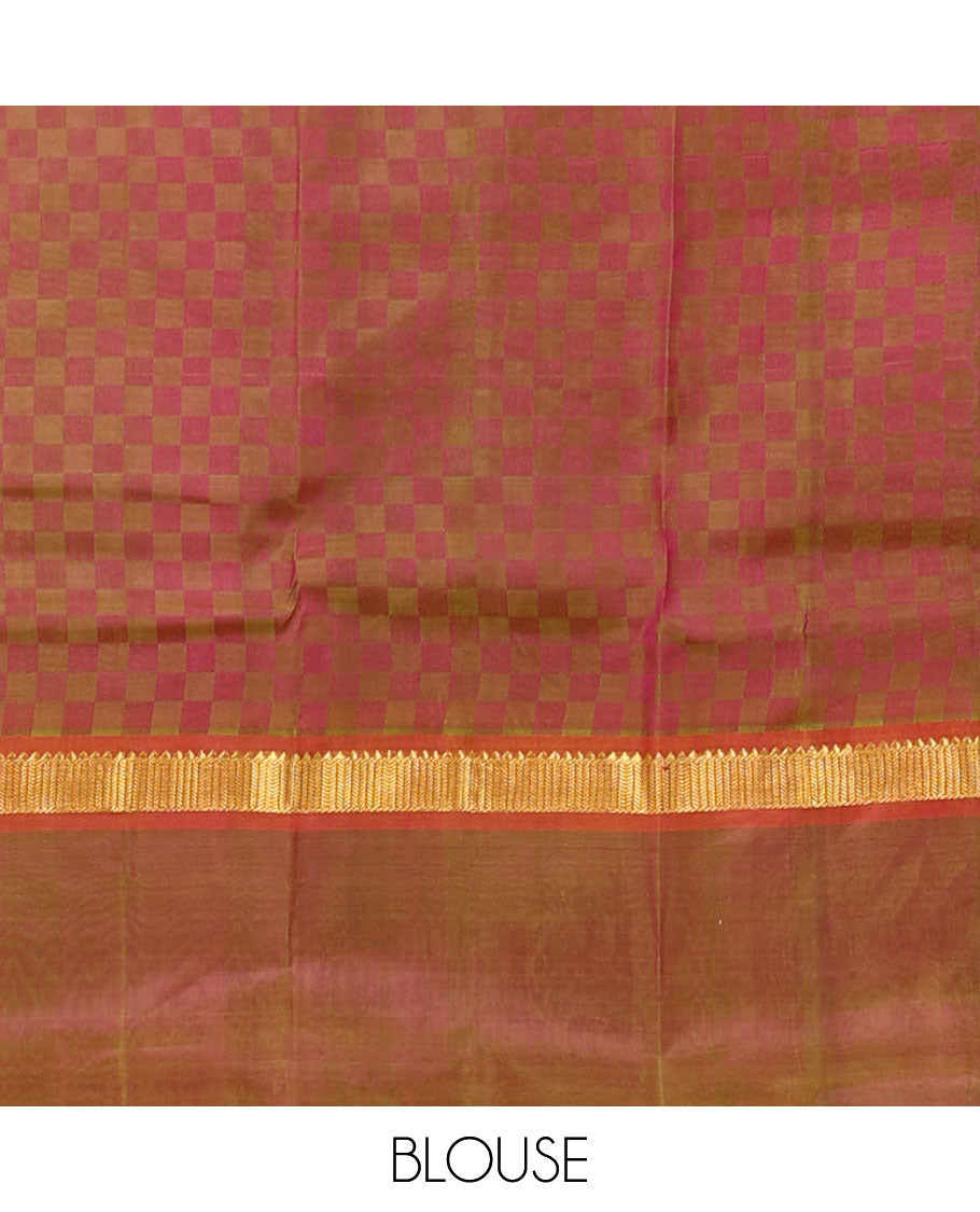 Purple payadi kattam Kanchipuram silk saree, contrast kaal erangina border of rekku, and vanki designs, and zari striped pallu