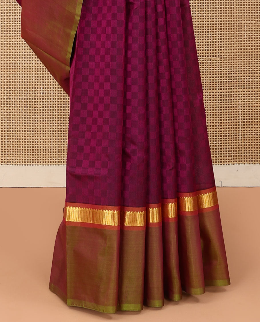 Purple payadi kattam Kanchipuram silk saree, contrast kaal erangina border of rekku, and vanki designs, and zari striped pallu
