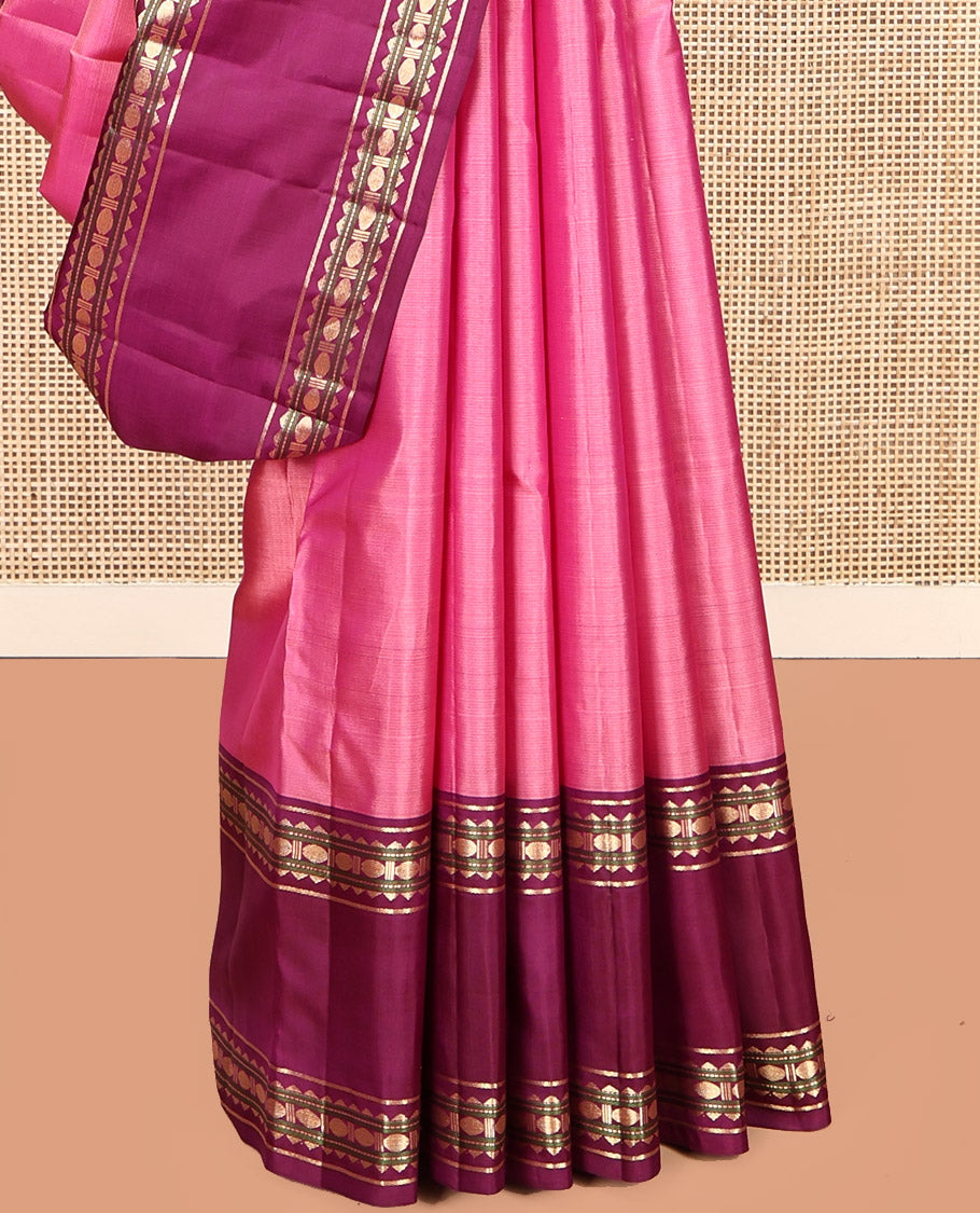 Pink Plain Kanchipuram Silk Saree, Complemented by a Contrast Rettai Pettu Border of Rekku, Muthu, and Poun Designs, Seppu Rekku Pallu, and a Contrast Blouse
