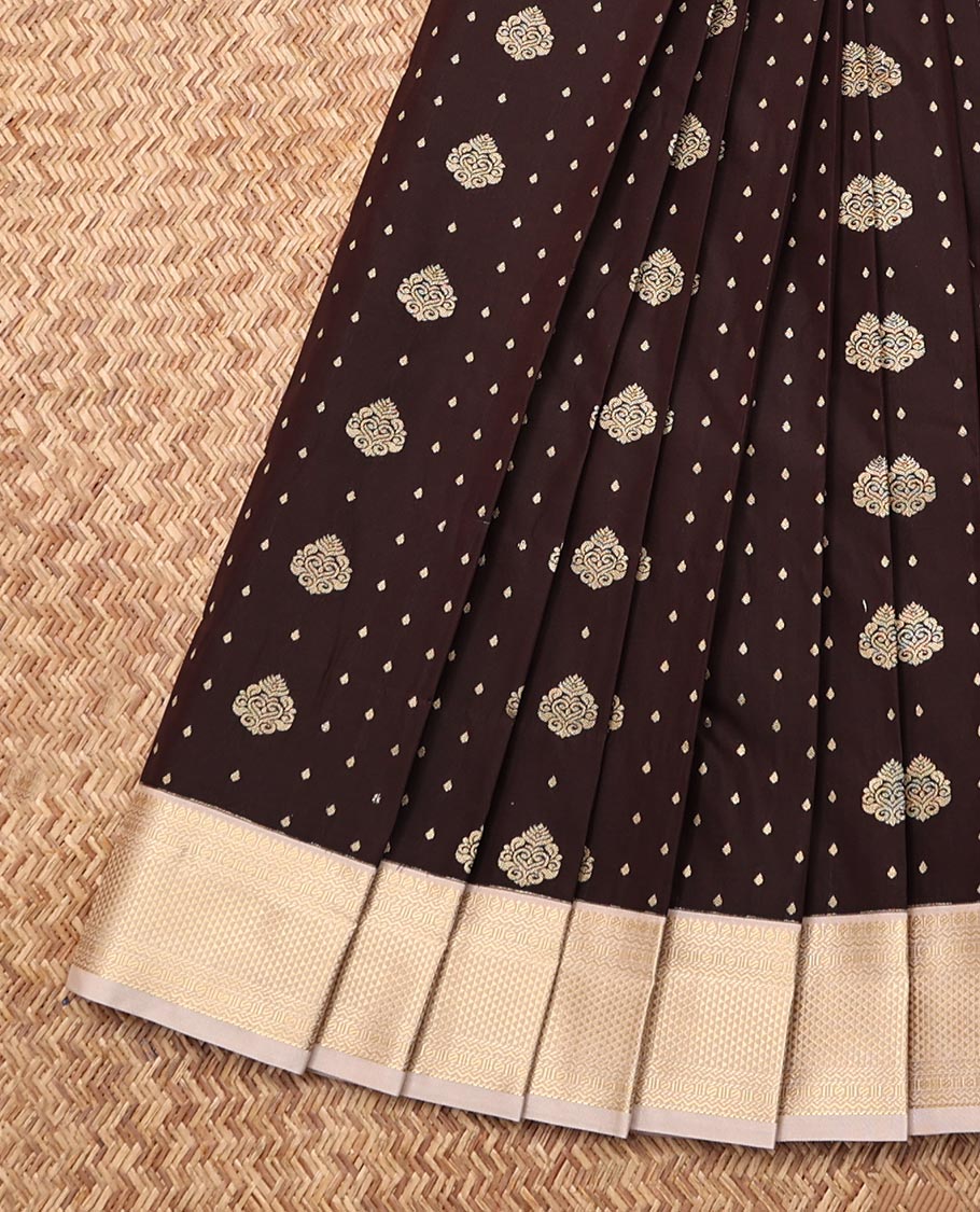 Brown Budget Silk Saree, Steeped with Zari Buttas, Complemented by a Contrast Traditional Zari Border, Grand Pallu, and a Contrast Blouse
