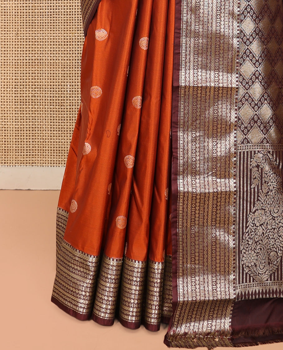 Orange Budget Silk Saree, Artfully Detailed with Mayil-Chakram Buttas, Complemented by a Contrast Traditional Zari Border, Pallu of Jaal and Paisleys, and Contrast Blouse