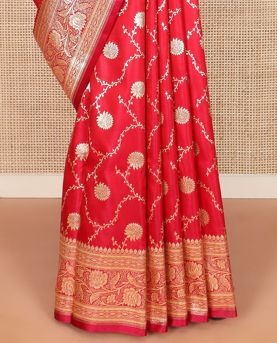 Red floral jaal jacquard banarasi silk saree, floral creeper design border, and intricate ogee patterned pallu