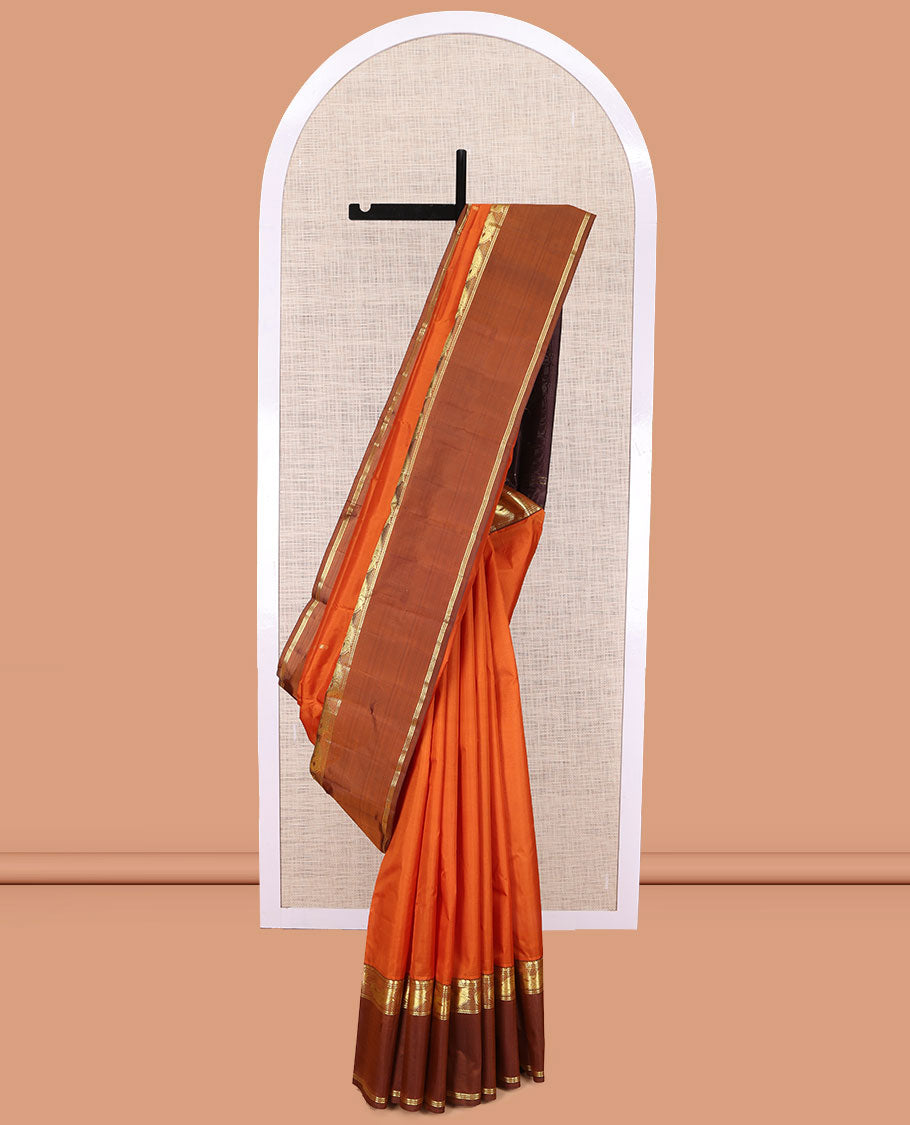Orange Kanchipuram Silk Saree, Woven with Buttas, Complemented by a Contrast Rettai Pettu Meen Motif Border, Pallu of Zari Design, and Contrast Blouse
