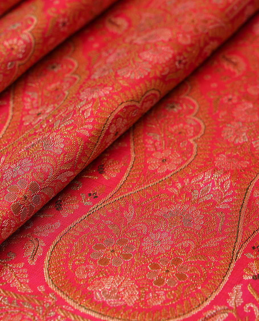 Red floral jaal jacquard silk saree, intricate zari border & pallu decked up with floral jaal design
