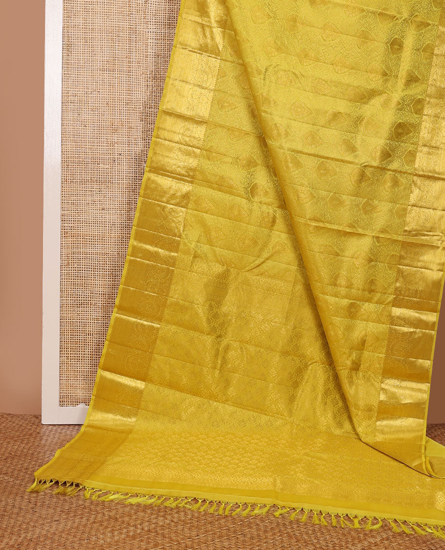 Yellow jacquard wedding silk saree, self-border of rekku,kodi visiry & mayil kann & jaal pallu