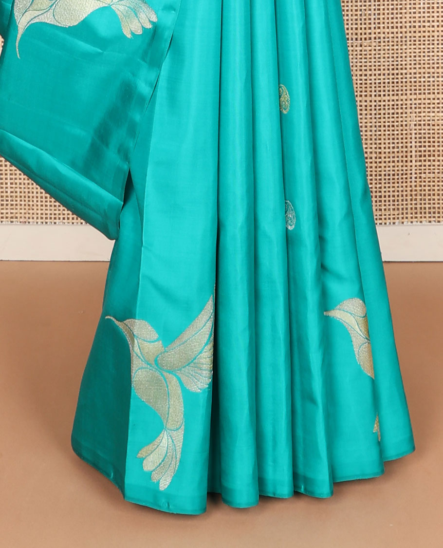 Borderless blue zari buttas Kanchipuram silk saree, self-pallu of thilakam mokku, muthu, kathir & jaal designs