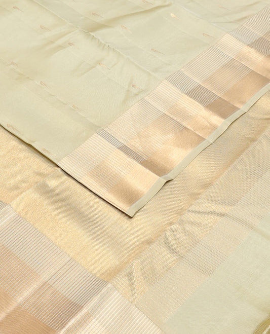 Off-white muniya buttas Vasundhara silk mix saree, seppu rekku zari border & pallu or seppu rekku design