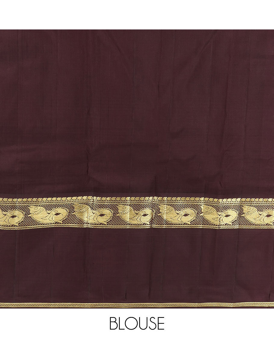 Orange Kanchipuram Silk Saree, Woven with Buttas, Complemented by a Contrast Rettai Pettu Meen Motif Border, Pallu of Zari Design, and Contrast Blouse