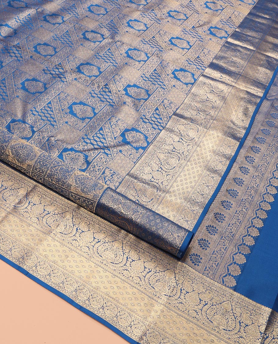 Blue Kanchipuram Wedding Silk Saree, Accentuated with Jacquard Design, a Traditional Zari Design Border, Grand Pallu, and a Matching Blouse