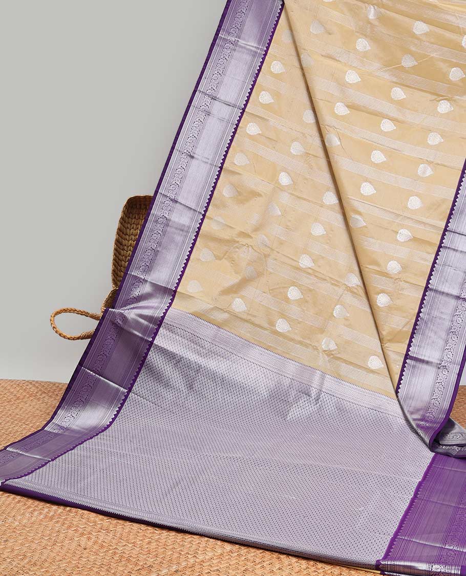 Sandal ckecked, leaf motifs gift saree with contrast zari design border & checked zari design pallu
