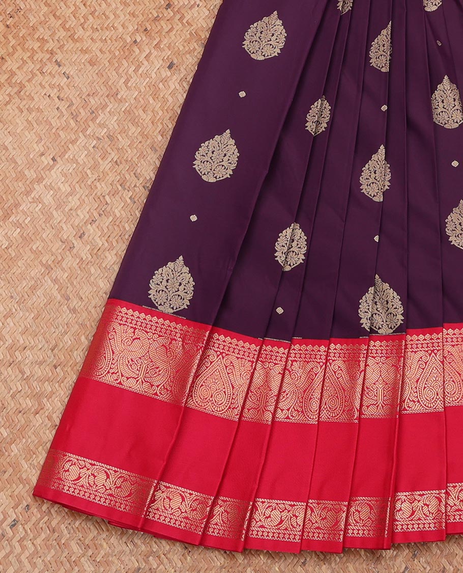 Purple Budget Silk Saree, Mesmerized with Zari Buttas, Complemented by a Contrast Traditional Zari Rettai Pettu Border, Grand Pallu, and a Contrast Blouse