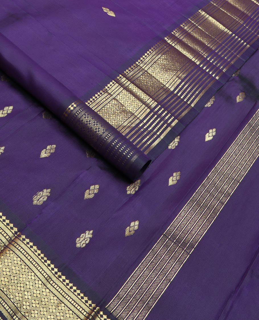 Blue zari buttas kanchipuram silk saree, one-sided zari border of panner sombu, banaras,muthu & jaal & zari design pallu