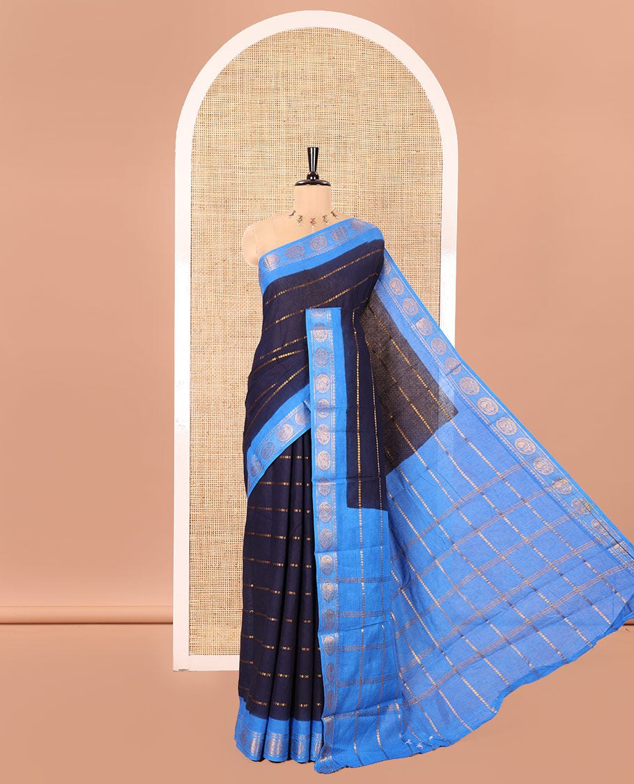 Navy Blue Sungudi Cotton Saree, Enriched with Veldhari Zari Stripes All Over Its Body, Complemented by a Contrast Border of Round Peacock Designs, Zari Striped Pallu, and Paired with a Contrast Blouse