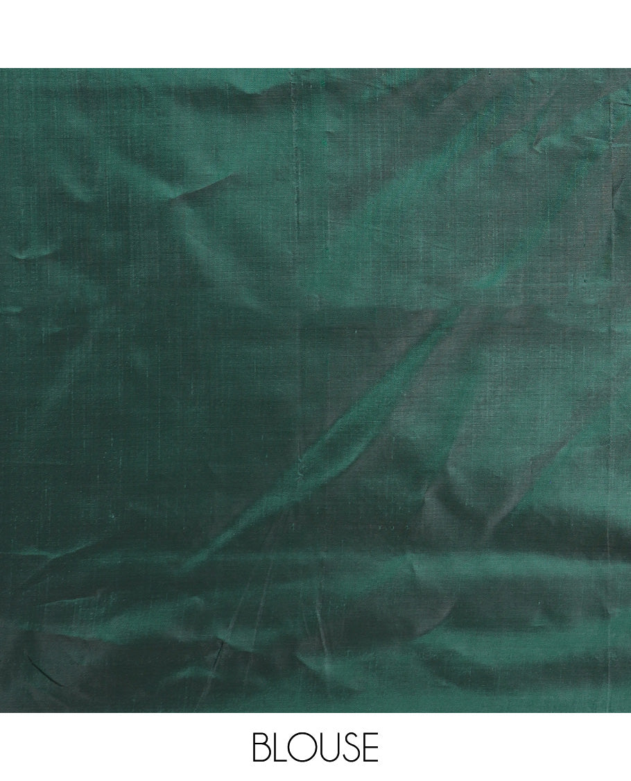 Borderless peach buttas Banana pith saree, contrast pallu of buttas