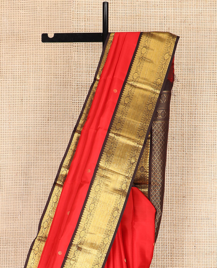 Purple Vasundhara Silk Saree Beautified with Yaanai and Poun Buttas, Complemented by a Contrast Border of Neli, Mayil Kann, Muthu, Banaras, and Yaanai Designs, Pallu Woven in Jaal Design, and Paired with a Contrast Blouse