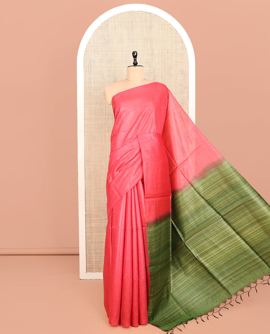 Borderless Pink Plain Tussar Silk Saree, Complemented by Contrast Heathered Pallu, and a Contrast Blouse